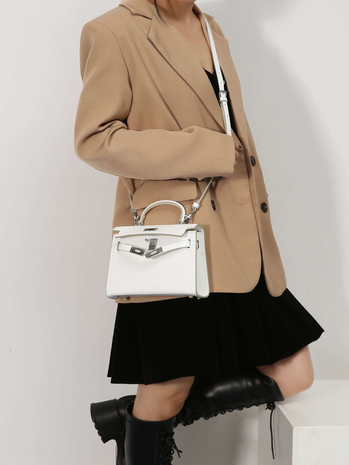 Elegant Minimalist PU Leather Handbag Crossbody Bag For Women